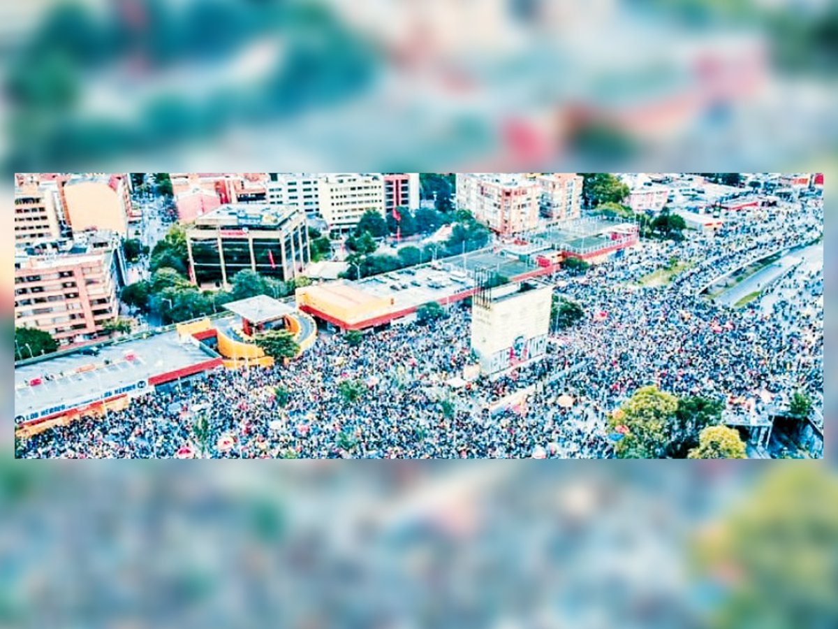 Protestas en el monumento a “Los Héroes”