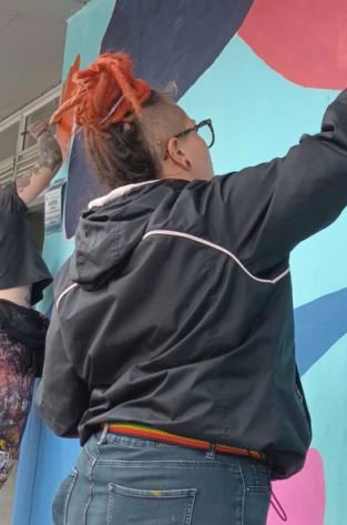 Empoderando
a las Mujeres a
Través del
Graffiti