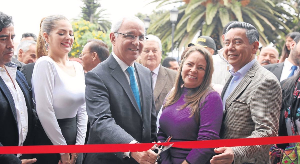 Los nuevos inquilinos de la Ciudad Universitaria, Juliana Lesmes, rectora Unigermana; director de la UCC Bogotá, Dr. José Luis Sandoval Duque; rector Uniagraria, Dr. Jorge Orlando Gaitán.