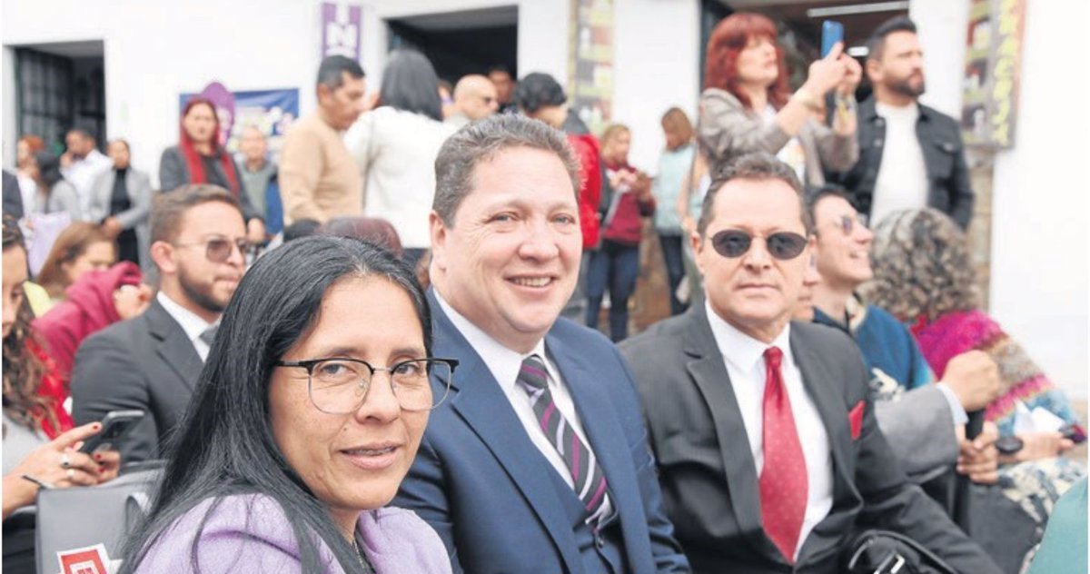 Los rectores, Fidolo Ernesto del Bicentenario y Diego Paredes de San Ramón.