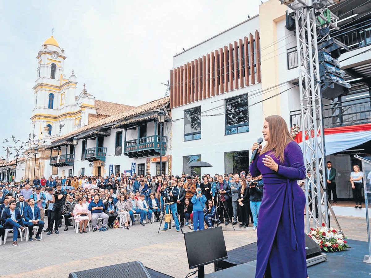Jeimmy Villamil, alcaldesa, asume el reto y garantiza un próspero futuro para la Ciudad Universitaria.