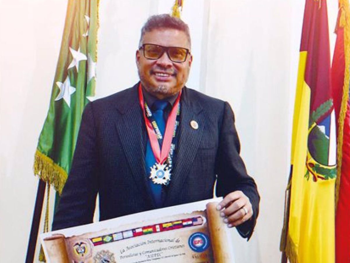 El director y fundador de CORPRENSA Efraín Marino.