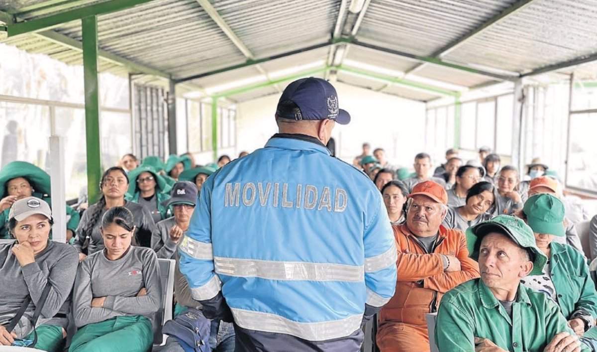 Con permanentes jornadas pedagógicas de prevención y promoción de respeto a las normas de tránsito se ha sensibilizado a peatones, ciclistas, conductores y pasajeros. Foto: Oficina de prensa Alcaldía Cajicá.