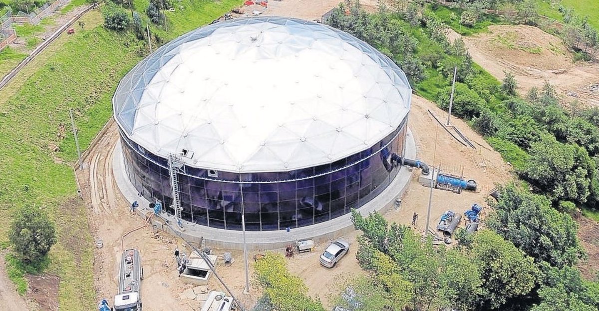 El primer tanque de compensación de 10.000 m3, ubicado en el predio Los Millonarios, está en pruebas técnicas para ponerlo en servicio en los próximos días. Foto: Oficina de prensa Alcaldía Cajicá.