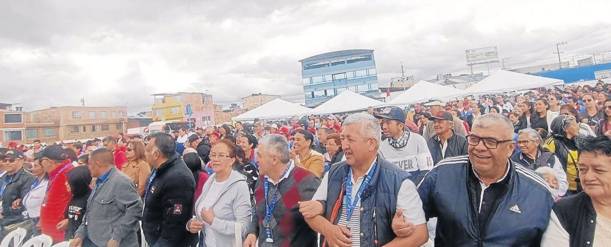 Los Comunales de Funza, como siempre cogidos de la mano.