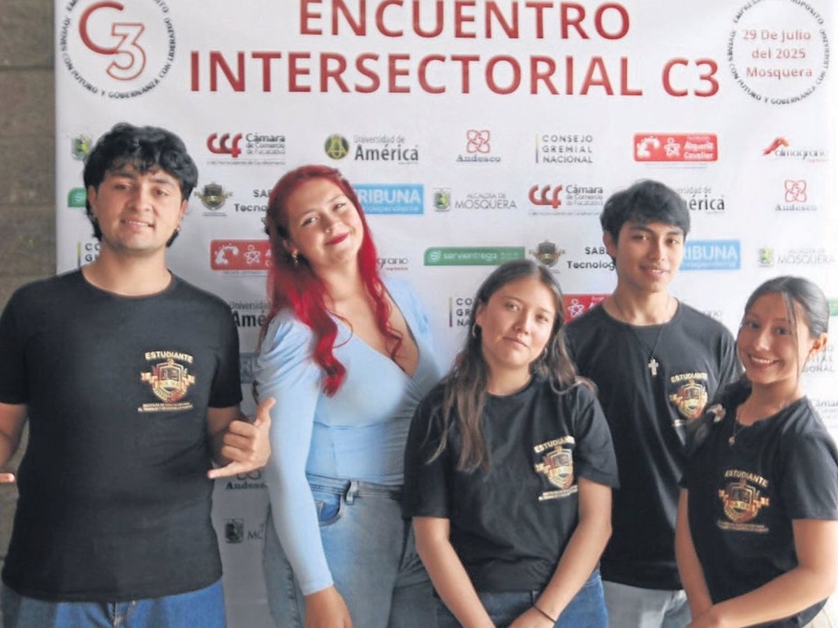 Equipo de estudiantes de Sabe Tecnologías.