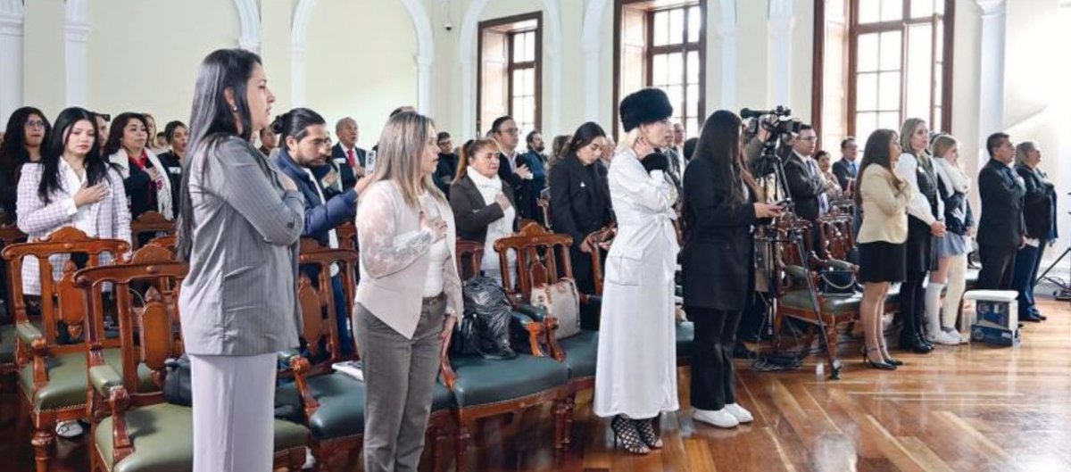 Panorámica general del acto protocolario realizado en el Salón Constitucional.