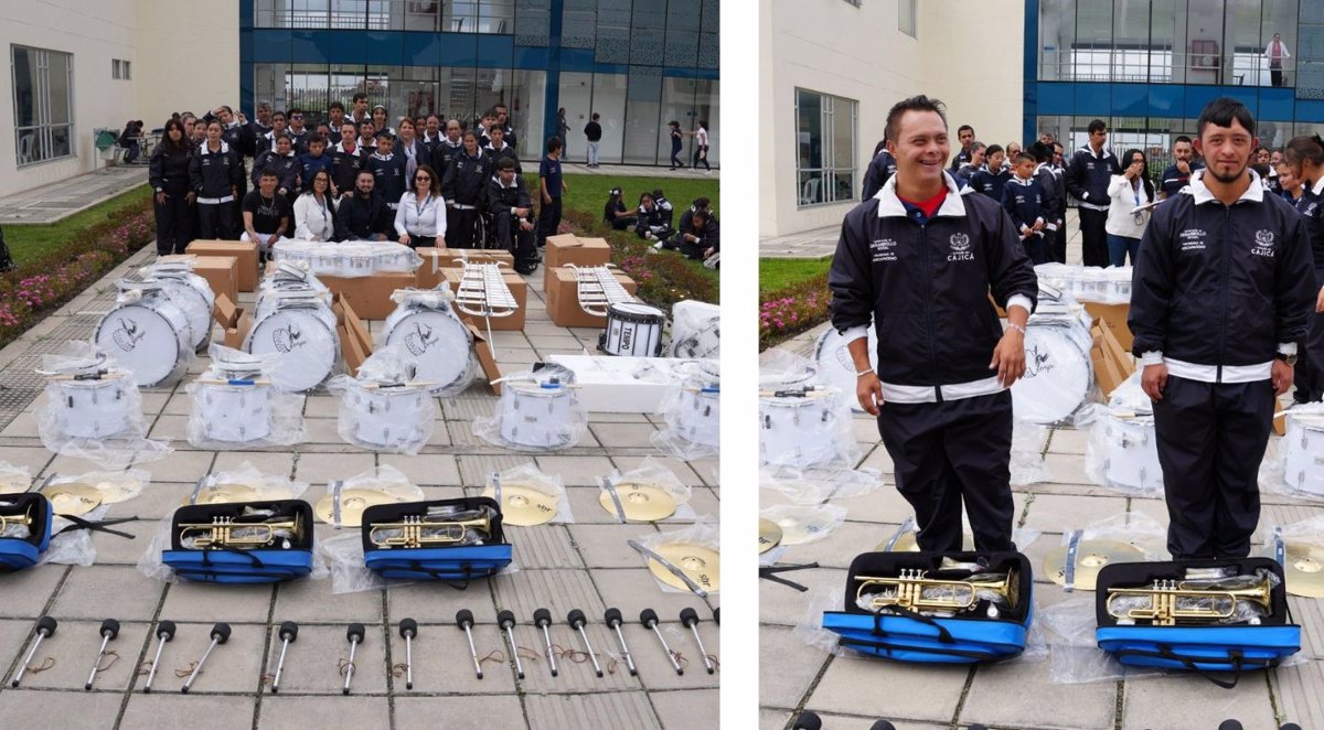 Con sonrisas e inmensa alegría las personas a cargo de la UAI, y los niños y jóvenes integrantes de la banda marcial recibieron los instrumentos entregados para fortalecer su talento. Foto: Oficina de prensa Alcaldía Cajicá.