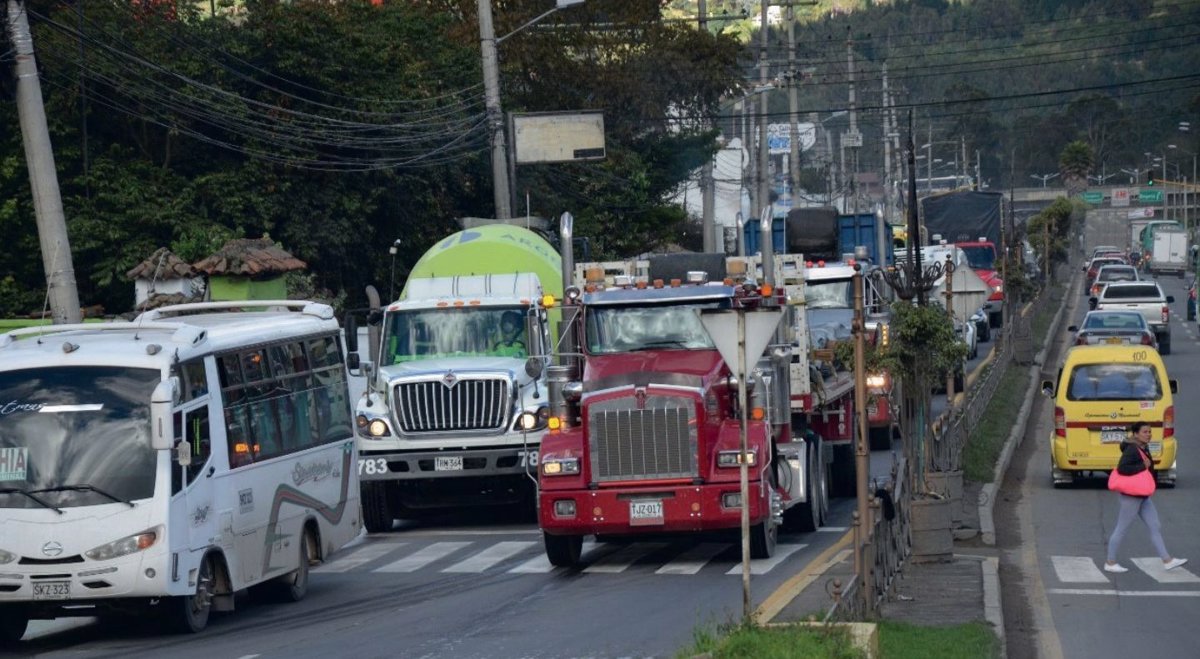 Al cierre de esta edición se mantenía en firme la decisión de la Alcaldía de Chía de implantar la restricción todo el día para el tránsito de vehículos de carga. Foto: EL OBSERVADOR.