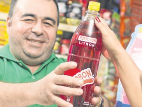 Una botella retornable