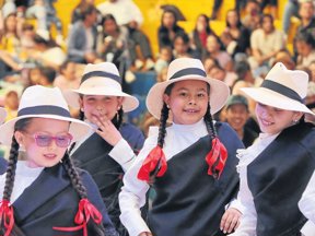 Más de 500 bailarines de academias y escuelas de formación, integrantes de 24 agrupaciones de distintas regiones del país, desplegaron su talento en el concurso de danza andina, realizado en el cumpleaños 424 de Nemocón. Fotos: Edilberto Devia - EL OBSERVADOR y Alcaldía Municipal.