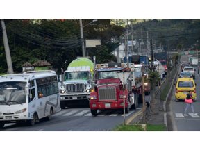 Al cierre de esta edición se mantenía en firme la decisión de la Alcaldía de Chía de implantar la restricción todo el día para el tránsito de vehículos de carga. Foto: EL OBSERVADOR.